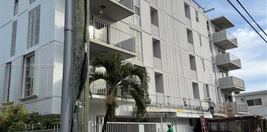 Кондоминиум с 2 спальнями в Майами-Бич, Флорида № 1989628