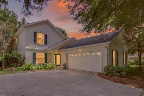 Villa ou maison à Tavares, Floride 3 chambres, 230.68 m2 № 2325031