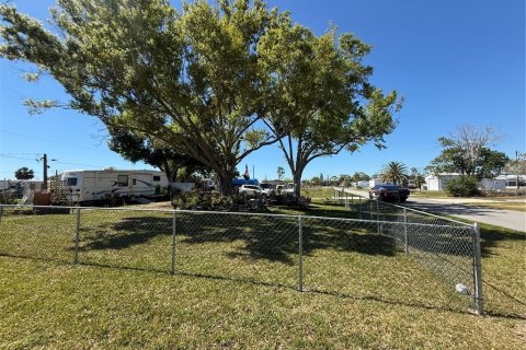 Land in Port Charlotte, Florida № 2232858 - photo 2