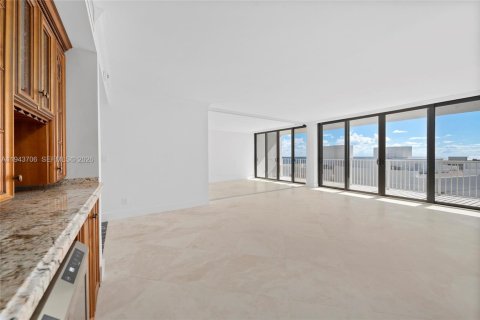 Condominio en alquiler en South Palm Beach, Florida, 2 dormitorios, 131.64 m2 № 2009341 - foto 10