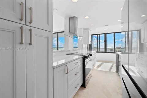 Condominio en alquiler en South Palm Beach, Florida, 2 dormitorios, 131.64 m2 № 2009341 - foto 2