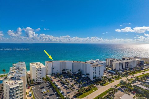 Condominio en alquiler en South Palm Beach, Florida, 2 dormitorios, 131.64 m2 № 2009341 - foto 29