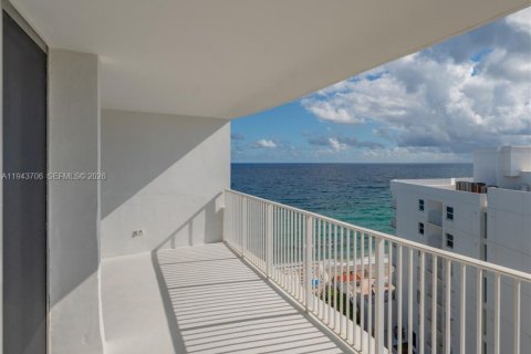 Condominio en alquiler en South Palm Beach, Florida, 2 dormitorios, 131.64 m2 № 2009341 - foto 25