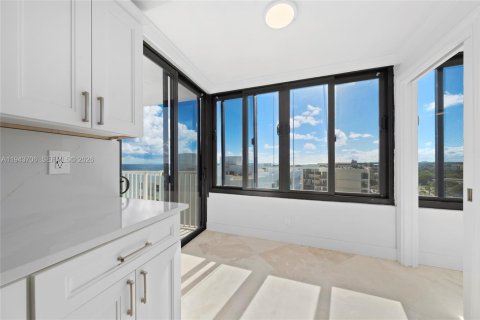 Condominio en alquiler en South Palm Beach, Florida, 2 dormitorios, 131.64 m2 № 2009341 - foto 6