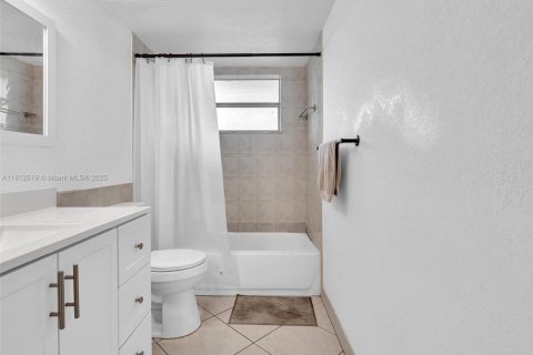 Copropriété à louer à Miami, Floride: 2 chambres, 122.17 m2 № 1942152 - photo 22