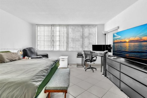 Copropriété à louer à Miami, Floride: 2 chambres, 122.17 m2 № 1942152 - photo 28