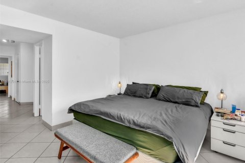 Copropriété à louer à Miami, Floride: 2 chambres, 122.17 m2 № 1942152 - photo 30