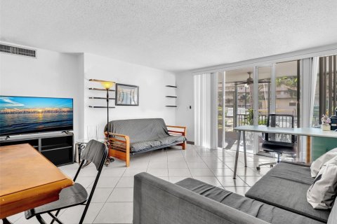 Copropriété à louer à Miami, Floride: 2 chambres, 122.17 m2 № 1942152 - photo 14