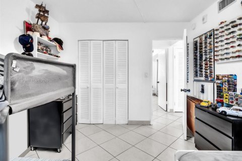 Copropriété à louer à Miami, Floride: 2 chambres, 122.17 m2 № 1942152 - photo 25