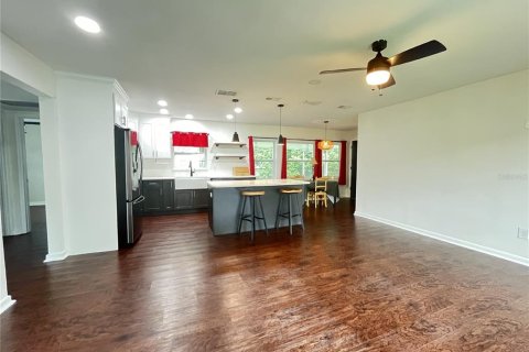 Villa ou maison à louer à Lakeland, Floride: 3 chambres, 121.7 m2 № 2388698 - photo 4