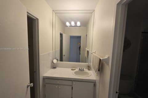 Copropriété à louer à Miami Beach, Floride: 50.63 m2 № 2020035 - photo 12