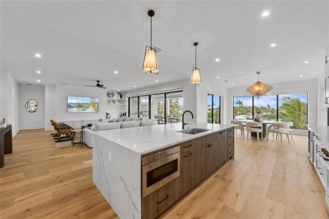 Casa en venta en Anna Maria, Florida, 4 dormitorios, 348.49 m2 № 1510944 - foto 6