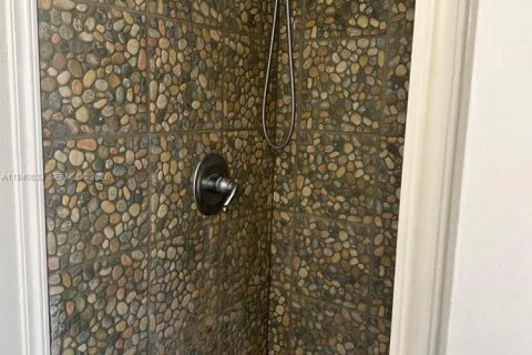 Condo in Miami, Florida, 2 bedrooms  № 1998837 - photo 9