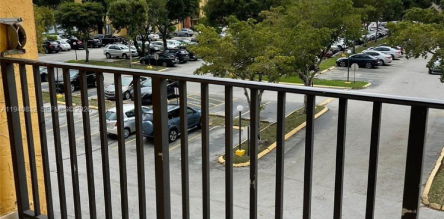 Condo in Miami, Florida, 2 bedrooms  № 1998837