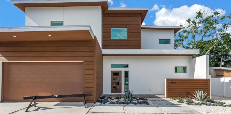 House in Sarasota, Florida 6 bedrooms, 349.78 sq.m. № 1793746