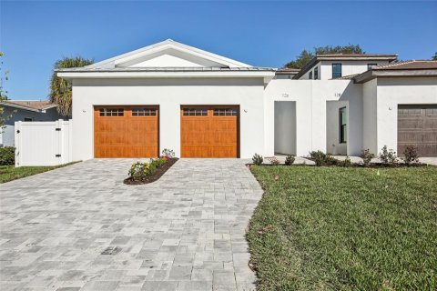Villa ou maison à vendre à Saint Petersburg, Floride: 4 chambres, 357.67 m2 № 2266670 - photo 2