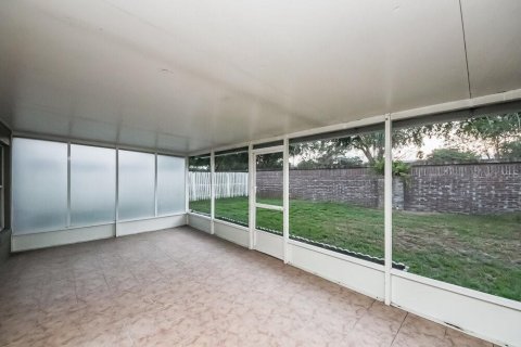Casa en alquiler en Orlando, Florida, 3 dormitorios, 140.38 m2 № 1914533 - foto 12