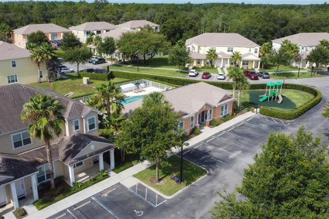 Townhouse in Clermont, Florida 3 bedrooms, 139.45 sq.m. № 2103957 - photo 6