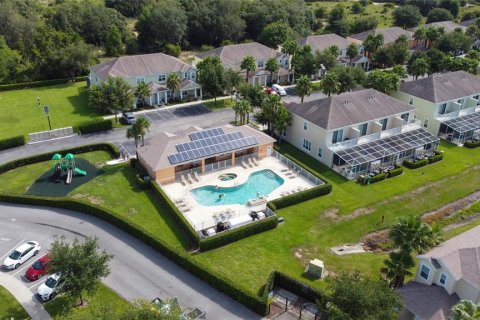 Townhouse in Clermont, Florida 3 bedrooms, 139.45 sq.m. № 2103957 - photo 4