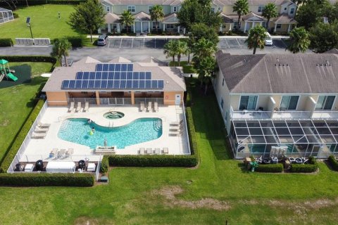 Townhouse in Clermont, Florida 3 bedrooms, 139.45 sq.m. № 2103957 - photo 3