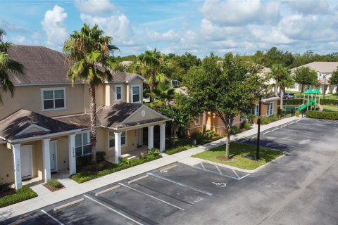 Townhouse in Clermont, Florida 3 bedrooms, 139.45 sq.m. № 2103957 - photo 7