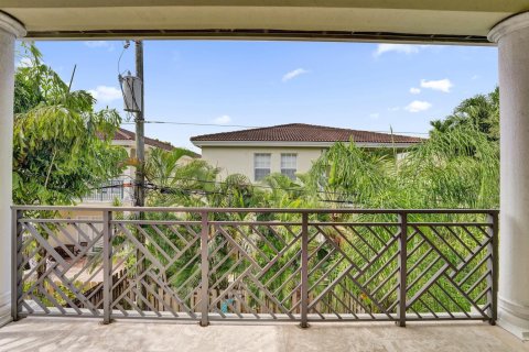 Adosado en venta en Wilton Manors, Florida, 3 dormitorios, 246.38 m2 № 2246928 - foto 29