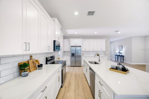 Villa ou maison à vendre à Homosassa, Floride: 4 chambres, 230.21 m2 № 2425560 - photo 10
