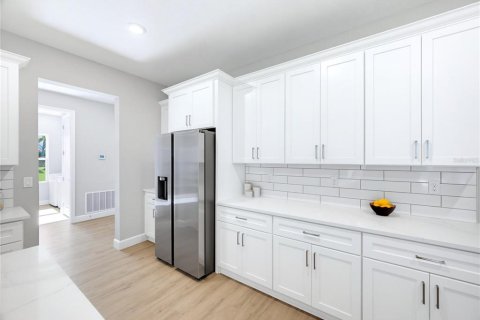 Villa ou maison à vendre à Homosassa, Floride: 4 chambres, 230.21 m2 № 2425560 - photo 11