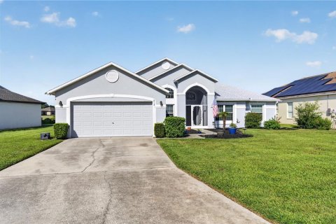 House in Davenport, Florida 3 bedrooms, 190.45 sq.m. № 2321563