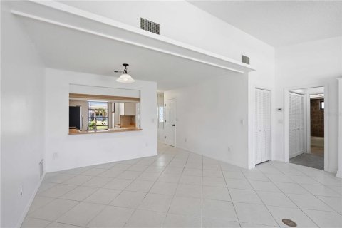 Villa ou maison à vendre à Rotonda, Floride: 2 chambres, 135.08 m2 № 2205662 - photo 21