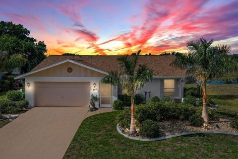 Villa ou maison à vendre à Rotonda, Floride: 2 chambres, 135.08 m2 № 2205662 - photo 4