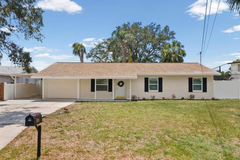 Villa ou maison à Tampa, Floride 4 chambres, 147.34 m2 № 2388759