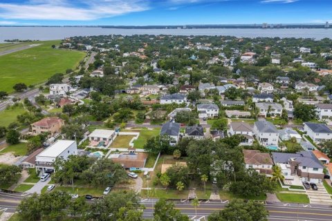 Купить виллу или дом в Тампа, Флорида 6 комнат, 125.88м2, № 1820500 - фото 12