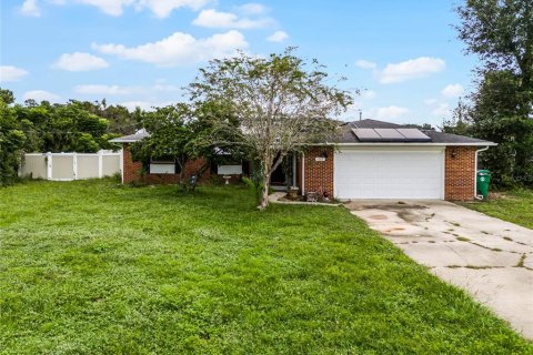 Villa ou maison à vendre à DeLand, Floride: 3 chambres, 179.86 m2 № 1371208 - photo 2
