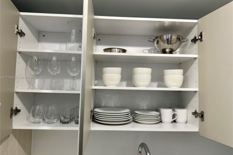 Купить кондоминиум в Халландейл-Бич, Флорида 2 спальни, 95.69м2, № 1697957 - фото 30