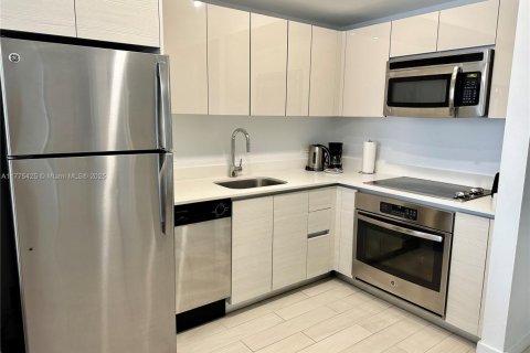 Купить кондоминиум в Халландейл-Бич, Флорида 2 спальни, 95.69м2, № 1697957 - фото 22