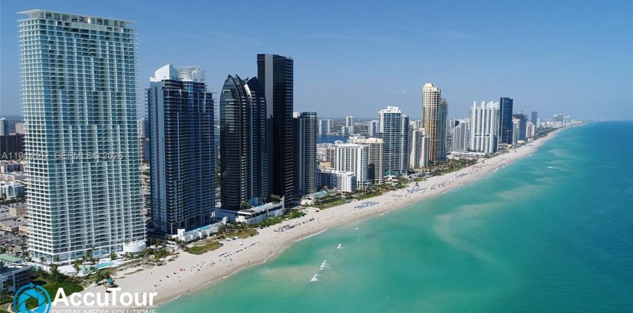 Condo in Sunny Isles Beach, Florida, 2 bedrooms  № 2059979