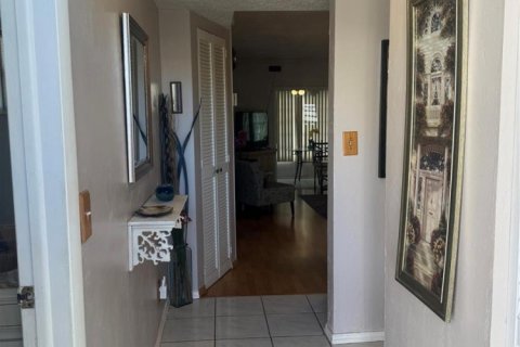 Condominio en venta en Lauderdale Lakes, Florida, 1 dormitorio, 106.09 m2 № 2084488 - foto 4