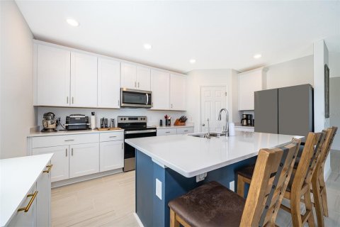 Villa ou maison à vendre à Poinciana, Floride: 4 chambres, 251.21 m2 № 1635963 - photo 11