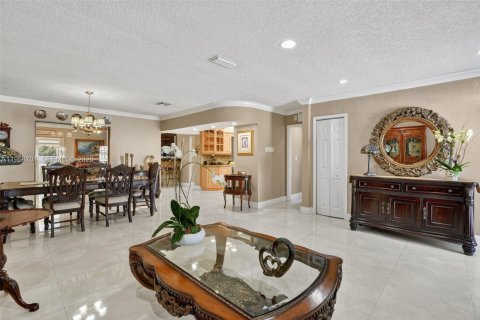 House in Miami, Florida 4 bedrooms, 238.57 sq.m. № 2020056 - photo 9