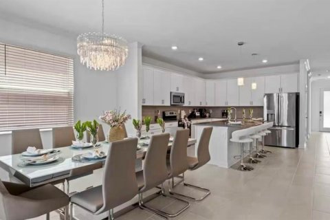 Casa en venta en Davenport, Florida, 6 dormitorios, 305.74 m2 № 2227140 - foto 12