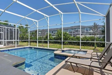 Casa en venta en Davenport, Florida, 6 dormitorios, 305.74 m2 № 2227140 - foto 2