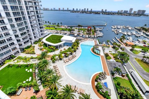 Condominio en venta en Lake Park, Florida, 3 dormitorios, 207.36 m2 № 2262096 - foto 11