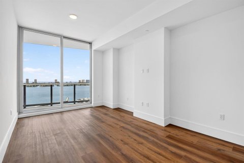 Condominio en venta en Lake Park, Florida, 3 dormitorios, 207.36 m2 № 2262096 - foto 23