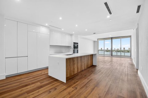 Condominio en venta en Lake Park, Florida, 3 dormitorios, 207.36 m2 № 2262096 - foto 2