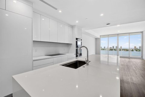 Condominio en venta en Lake Park, Florida, 3 dormitorios, 207.36 m2 № 2262096 - foto 18
