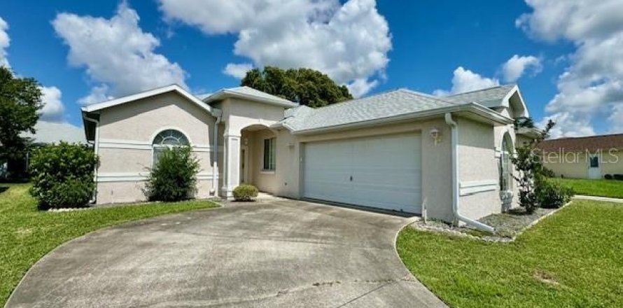 House in Ocala, Florida 3 bedrooms, 143.81 sq.m. № 2233194