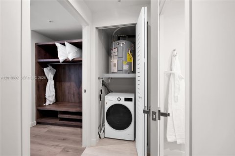 Купить кондоминиум в Майами, Флорида 1 спальня, 55.74м2, № 2145818 - фото 16