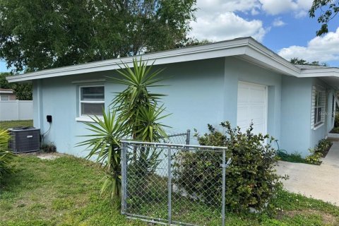 Casa en alquiler en Largo, Florida, 3 dormitorios, 120.96 m2 № 1909364 - foto 21
