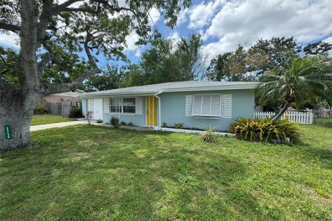 Casa en alquiler en Largo, Florida, 3 dormitorios, 120.96 m2 № 1909364 - foto 1